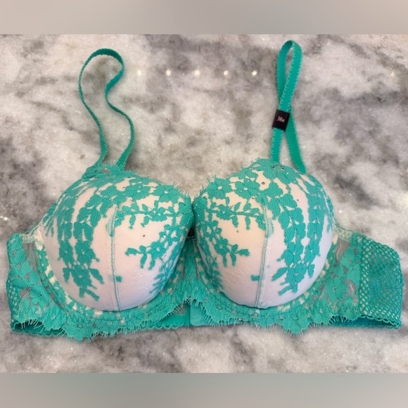 Victoria's Secret Lace with Crystals Bra 38B Brand New - Picture 5 of 5